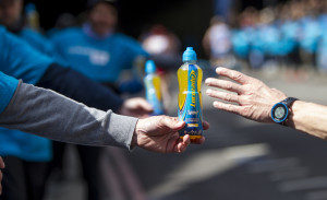 20160424 Copyright onEdition 2016 © Free for editorial use image, please credit: onEdition Lucozade Mile 23 at the London Marathon 2016. If you require a higher resolution image or you have any other onEdition photographic enquiries, please contact onEdition on 0845 900 2 900 or email info@onEdition.com This image is copyright onEdition 2016©. This image has been supplied by onEdition and must be credited onEdition. The author is asserting his full Moral rights in relation to the publication of this image. Rights for onward transmission of any image or file is not granted or implied. Changing or deleting Copyright information is illegal as specified in the Copyright, Design and Patents Act 1988.  If you are in any way unsure of your right to publish this image please contact onEdition on 0845 900 2 900 or email info@onEdition.com